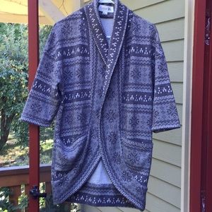 Sweater Sz M Gray & White Scandinavian Knit Style